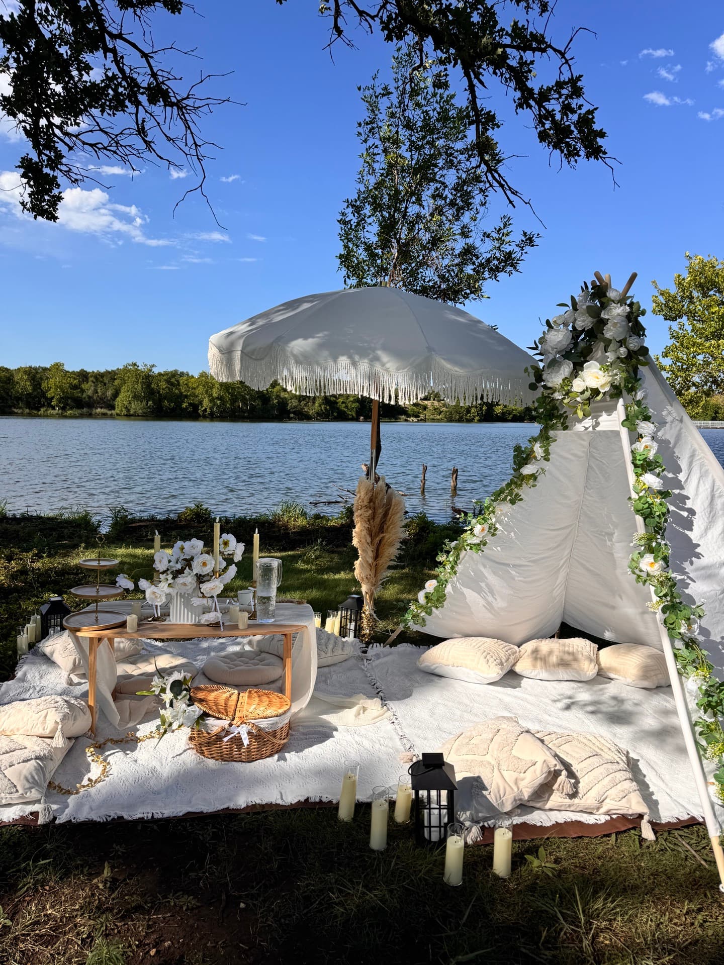 Intimate picnic experience